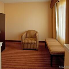 Holiday Inn Express Hotel & Suites Greenville Airport комната для гостей