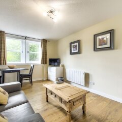 Отель Stunning Studio Apartment Castle View Великобритания, Эдинбург - отзывы, цены и фото номеров - забронировать отель Stunning Studio Apartment Castle View онлайн комната для гостей фото 2