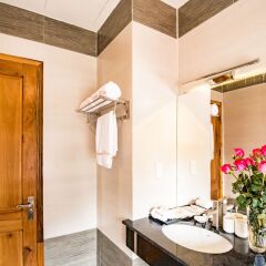 Отель Santa Villa Hoi An ванная
