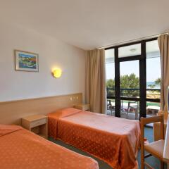 Hotel Pomorie - All Inclusive комната для гостей