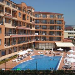 Отель Happy Sunny Beach бассейн