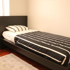 The Delight Hostel Lisbon сейф в номере