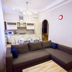 Апартаменты Four-room apartment on Nevsky 106 комната для гостей фото 3