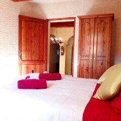 Отель Narcisa Farmhouse B&B