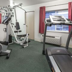 Отель Microtel Inn & Suites Modesto фитнесс-зал