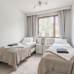 Апартаменты Local Nordic Apartments - Polar Bear Ювяскюля комната для гостей фото 2