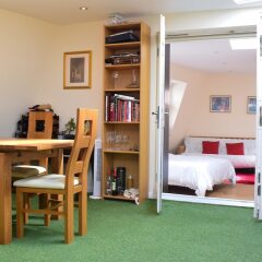 Отель 1 Bedroom Top Floor Flat In Fitzrovia комната для гостей фото 5