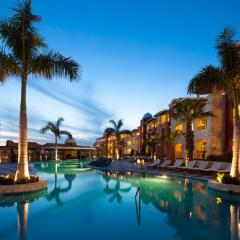 Отель Hacienda Encantada Resort & Residences бассейн