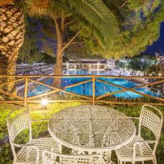 Отель UNAHOTELS Naxos Beach Sicilia Италия, Джардини Наксос - 1 отзыв об отеле, цены и фото номеров - забронировать отель UNAHOTELS Naxos Beach Sicilia онлайн