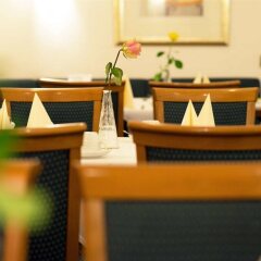 Отель Best Western Ambassador Hotel Германия, Дюссельдорф - 4 отзыва об отеле, цены и фото номеров - забронировать отель Best Western Ambassador Hotel онлайн интерьер отеля