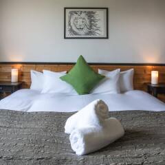 The Phat House - Hostel Хакуба сейф в номере