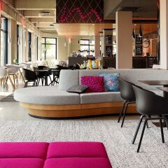Отель MOXY Munich Airport интерьер отеля фото 3