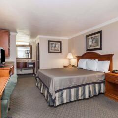 Отель Travelodge by Wyndham Sylmar CA США, Лос-Анджелес - отзывы, цены и фото номеров - забронировать отель Travelodge by Wyndham Sylmar CA онлайн удобства в номере