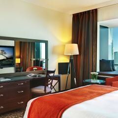 Отель Towers Rotana - Dubai удобства в номере фото 2