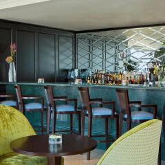 San Cristobal Tower, a Luxury Collection Hotel гостиничный бар