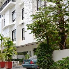 Отель Ipil Suites Puerto Princesa Филиппины, Пуэрто-Принцеса - отзывы, цены и фото номеров - забронировать отель Ipil Suites Puerto Princesa онлайн парковка