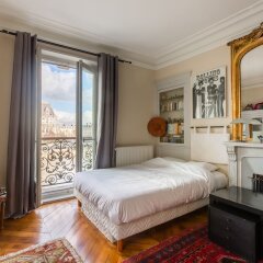 Отель Overlooking the Seine on Ile de la Cite Париж комната для гостей фото 3