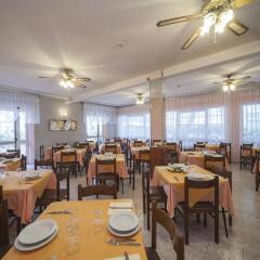 Отель Alba Serena (Ex Alba Marinara) Римини питание