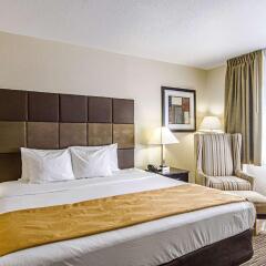 Отель Quality Inn & Suites Denver Stapleton комната для гостей
