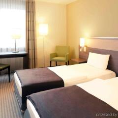 Отель Mercure Airport Hotel Berlin Tegel Германия, Берлин - 4 отзыва об отеле, цены и фото номеров - забронировать отель Mercure Airport Hotel Berlin Tegel онлайн комната для гостей