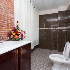 Отель Hoang Thu Homestay ванная фото 2