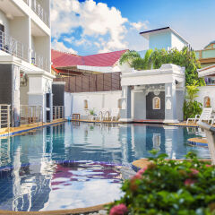 Отель Asena Karon Resort бассейн