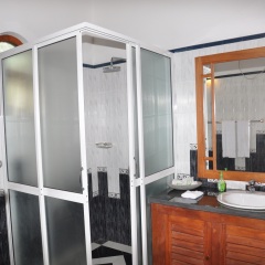 Warahena Beach Hotel ванная