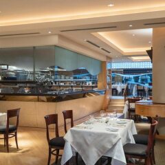 Отель Metropolitan Hotel Vancouver Канада, Ванкувер - отзывы, цены и фото номеров - забронировать отель Metropolitan Hotel Vancouver онлайн питание фото 2