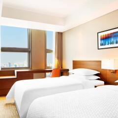 Отель Four Points By Sheraton Seoul, Namsan комната для гостей фото 3