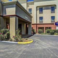 Отель Hampton Inn Columbus I-70E/Hamilton Road парковка