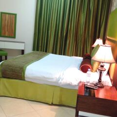 Al Waleed Palace Hotel Apartments Oud Metha комната для гостей фото 3