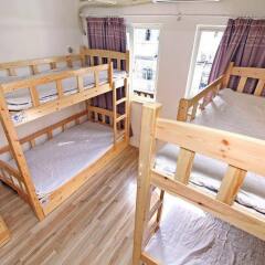 Отель The Phoenix Hostel Shanghai Китай, Шанхай - отзывы, цены и фото номеров - забронировать отель The Phoenix Hostel Shanghai онлайн балкон