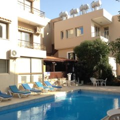 Отель Panklitos Tourist Apartments Кипр, Пафос - 1 отзыв об отеле, цены и фото номеров - забронировать отель Panklitos Tourist Apartments онлайн бассейн