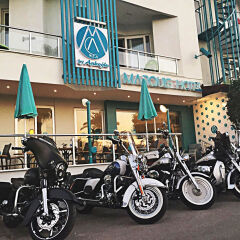 M.C.A. Marquis Hotel спортивное сооружение