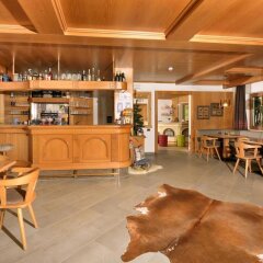 Hotel Garni Lastei Долина Валь-ди-Фасса гостиничный бар