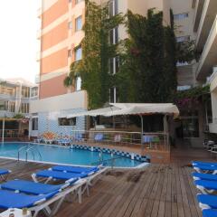 Agla Hotel бассейн