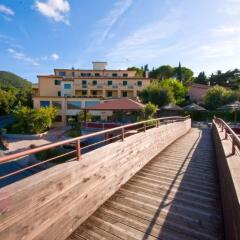 Hotel La Perla Del Golfo Проччио приотельная территория