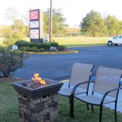 Отель Econo Lodge Inn & Suites Hardeeville I-95 Хардивилль