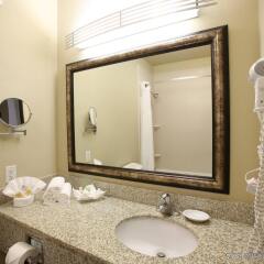 Holiday Inn Hotel & Suites Salt Lake City-Airport West ванная фото 2