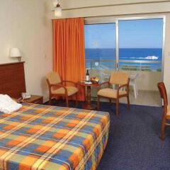 Отель Atlantica Sea Breeze Кипр, Протарас - отзывы, цены и фото номеров - забронировать отель Atlantica Sea Breeze онлайн комната для гостей фото 2