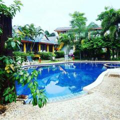 Отель Popular Lanta Resort Ланта бассейн