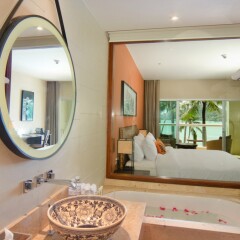 Отель Phuket Panwa Beachfront Resort ванная