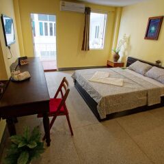 Sri Krungthep Hotel комната для гостей фото 5