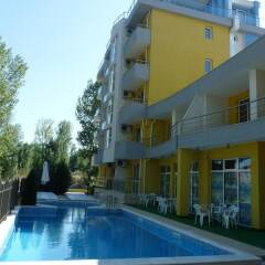 Апартаменты Sofia Apartments in Sunny Residence бассейн