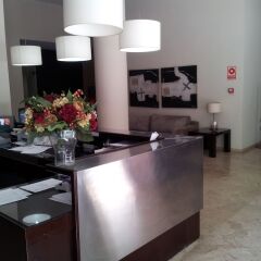 Отель Apartamentos Plaza Picasso Испания, Валенсия - 2 отзыва об отеле, цены и фото номеров - забронировать отель Apartamentos Plaza Picasso онлайн интерьер отеля фото 2