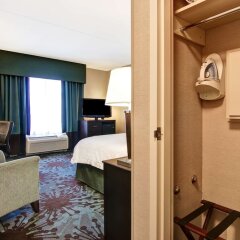 Отель Hampton Inn by Hilton Toronto Airport Corporate Centre Канада, Торонто - отзывы, цены и фото номеров - забронировать отель Hampton Inn by Hilton Toronto Airport Corporate Centre онлайн сейф в номере