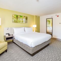 Отель Hilton Garden Inn Orange Beach сейф в номере