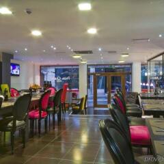 Отель B-aparthotel Grand Place гостиничный бар