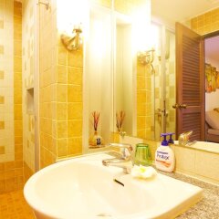 Отель Serena Sathorn Suites ванная