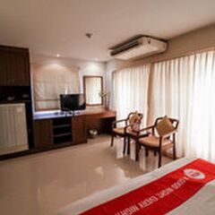 Отель Nida Rooms Bang Rak Vacation Бангкок в номере